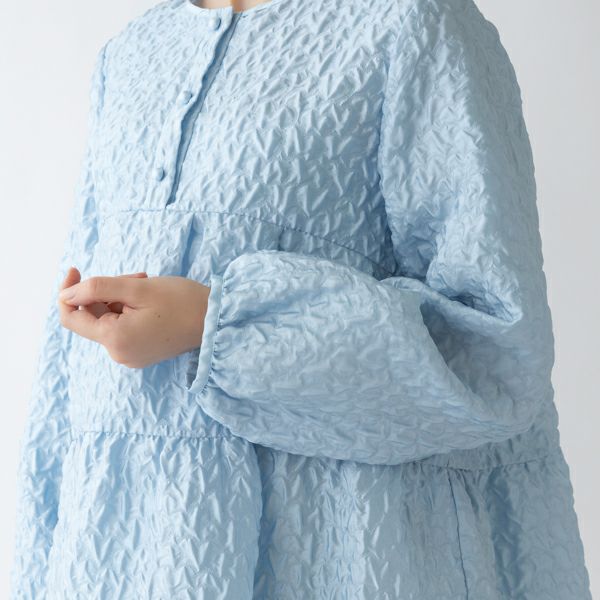 sono ブラウス Sono - VERY掲載 完売品 Sono ホワイト ラジアルウェーブ タック
