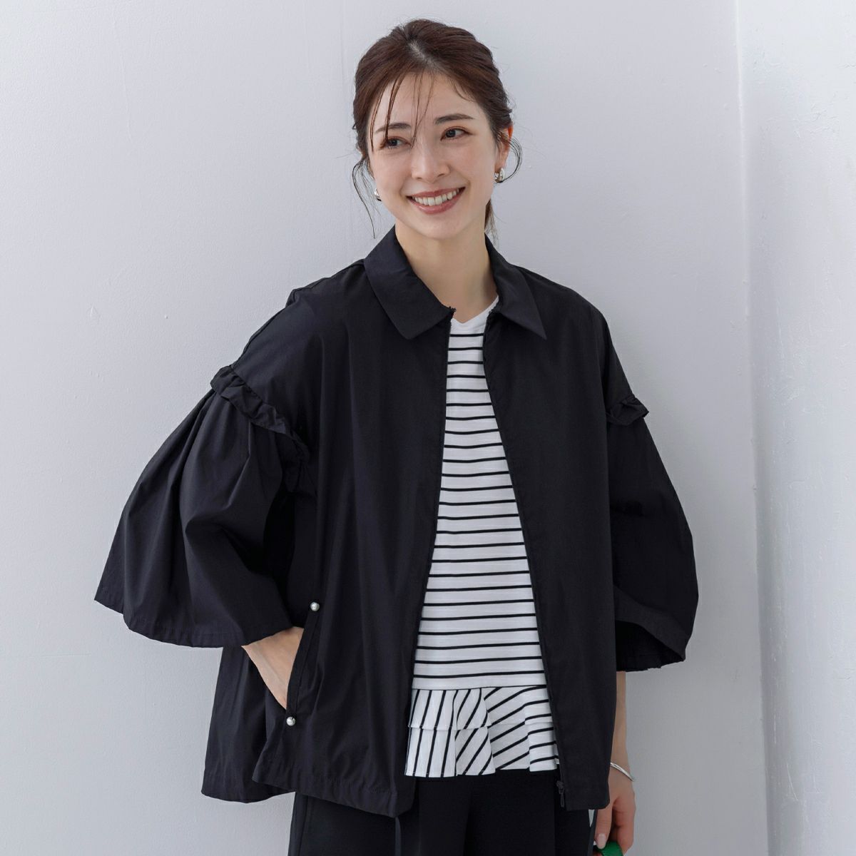 sono フラッピングフリル撥水コート/ブラック 新品未使用品 MORE SALE】【返品不可】【SONO】ﾌﾛｰｲﾝｸﾞﾌﾚｱ撥水2WAYﾗｲﾄｼﾞｬｹｯﾄ