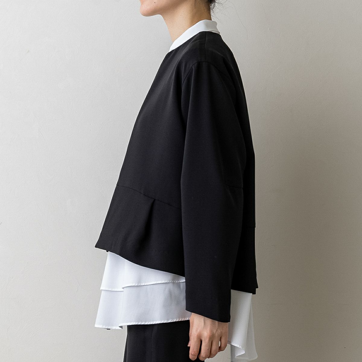 MORE SALE】【返品不可】【SONO NAVY】ミニペプラムショート