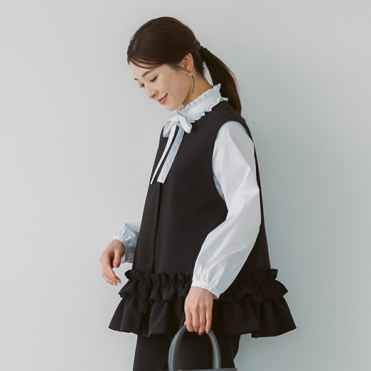 SONO NAVY】 フローラルフリルチュニックジレ【20260121】 | Spendard.com